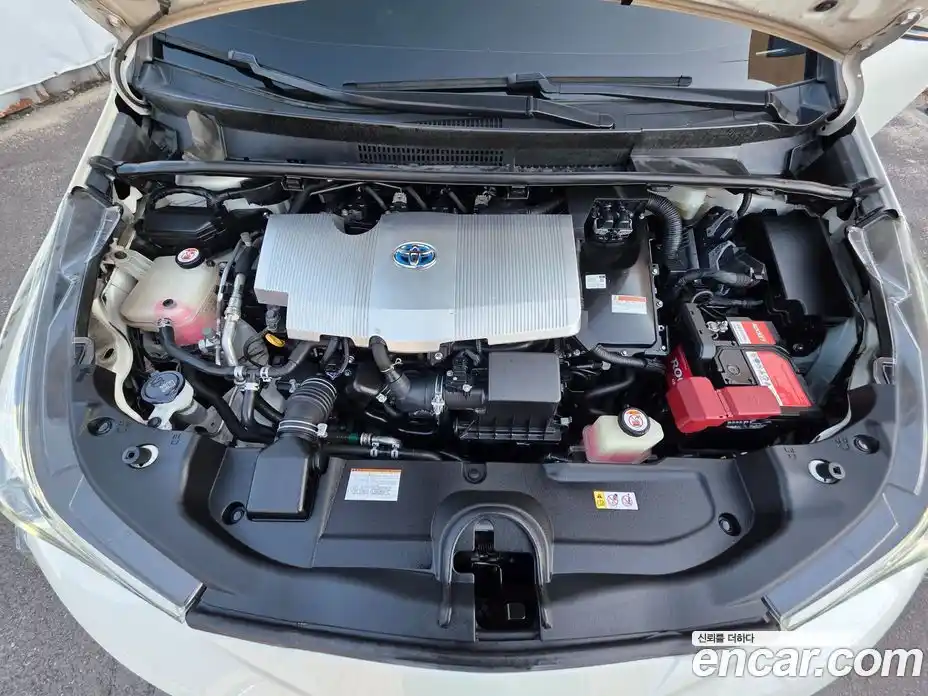 Toyota Prius 2018 1.8 Автомат в Москве № 170332, фото 12