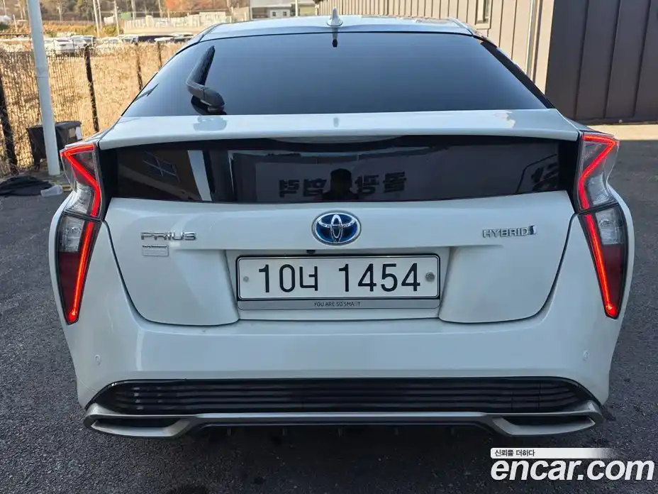 Toyota Prius 2018 1.8 Автомат в Москве № 170332, фото 3