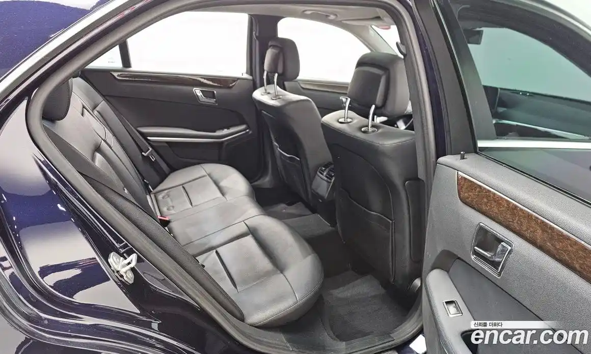 Mercedes-Benz E-Class 2011 1.8 Автомат в Москве № 178265, фото 20