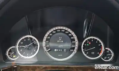 Mercedes-Benz E-Class 2011 1.8 Автомат в Москве № 178265, миниатюра 3