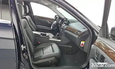 Mercedes-Benz E-Class 2011 1.8 Автомат в Москве № 178265, миниатюра 4