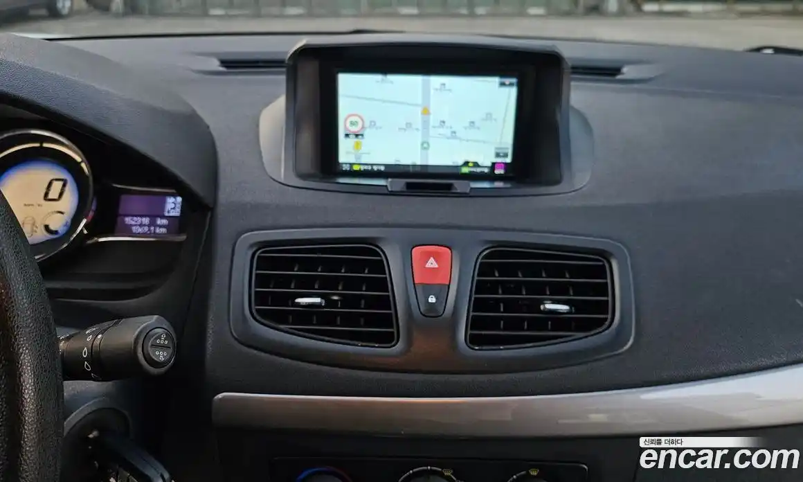 Renault SM3 2015 1.6 Автомат в Москве № 186483, фото 15