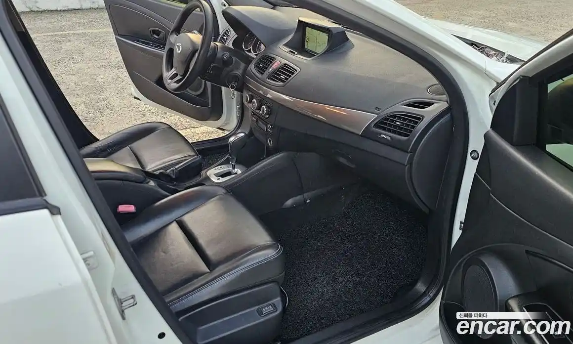 Renault SM3 2015 1.6 Автомат в Москве № 186483, фото 9