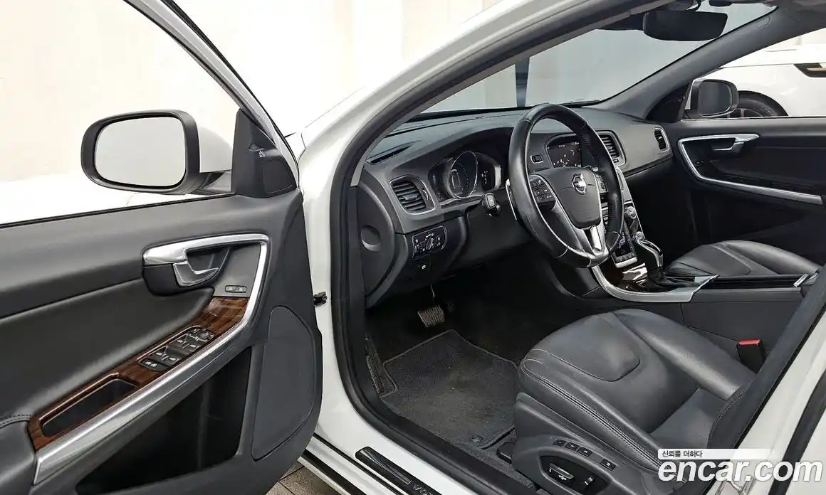 Volvo S60 2017 2.0 Автомат в Москве № 190338, фото 4