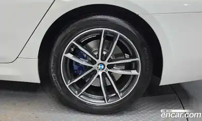 BMW 5-Series 2023 2.0 Автомат в Москве № 192942, миниатюра 2