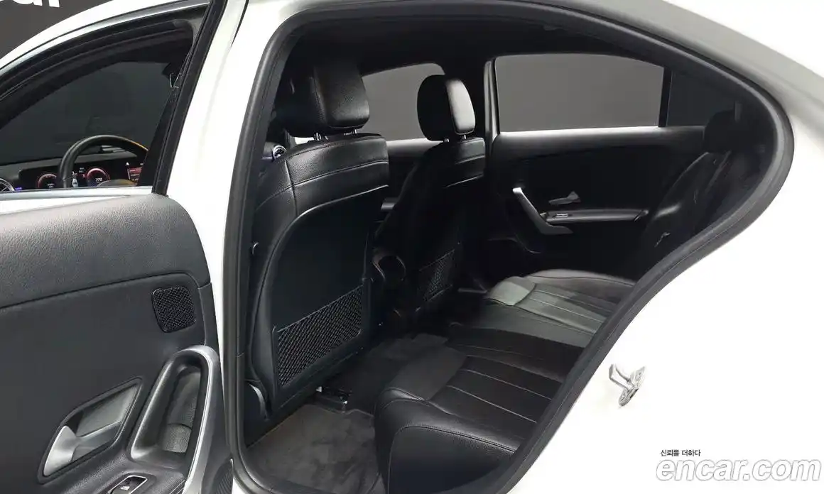 Mercedes-Benz A-Class 2021 1.9 Автомат в Москве № 194123, фото 3