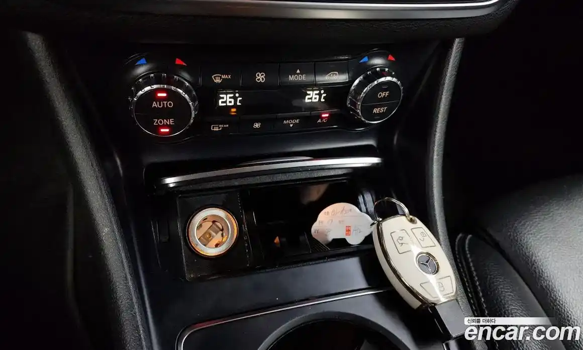 Mercedes-Benz GLA-Class 2018 2.0 Автомат в Москве № 194551, фото 17