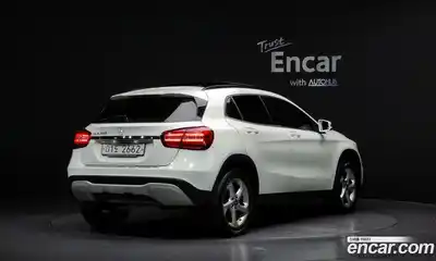 Mercedes-Benz GLA-Class 2018 2.0 Автомат в Москве № 194551, миниатюра 2