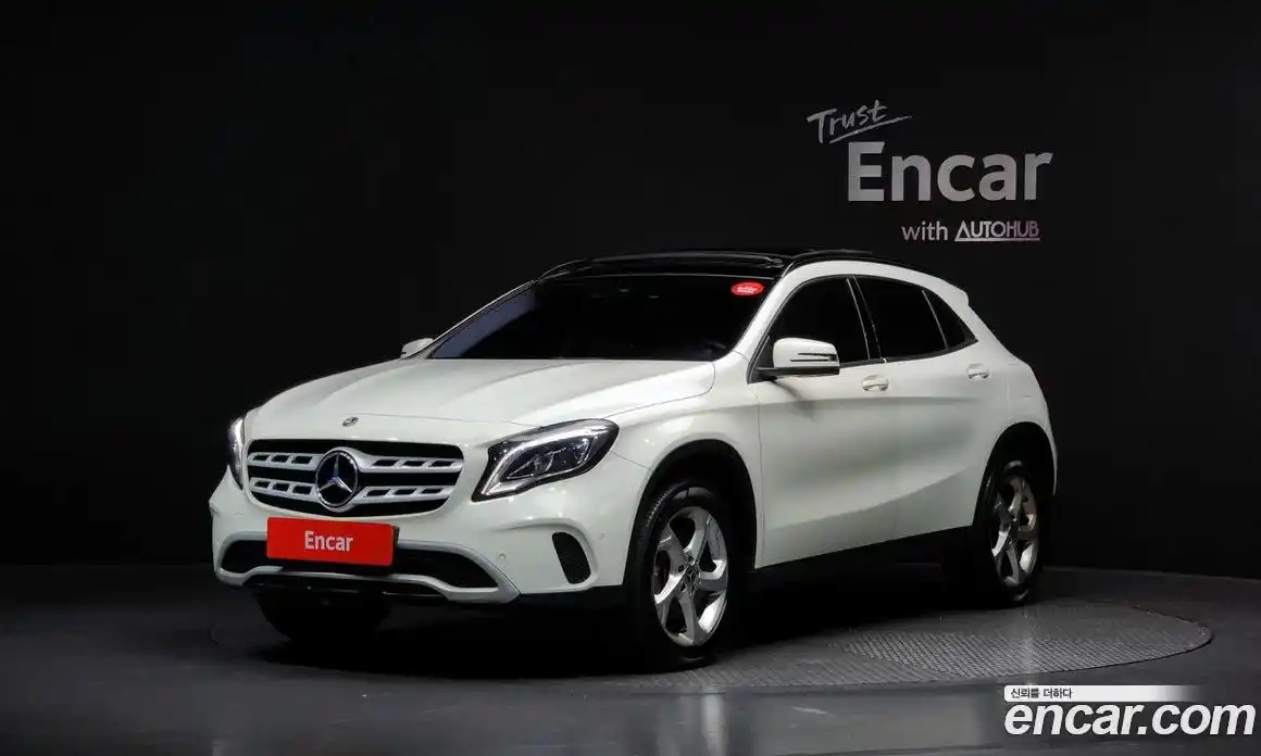 Mercedes-Benz GLA-Class 2018 2.0 Автомат в Москве № 194551, фото 3