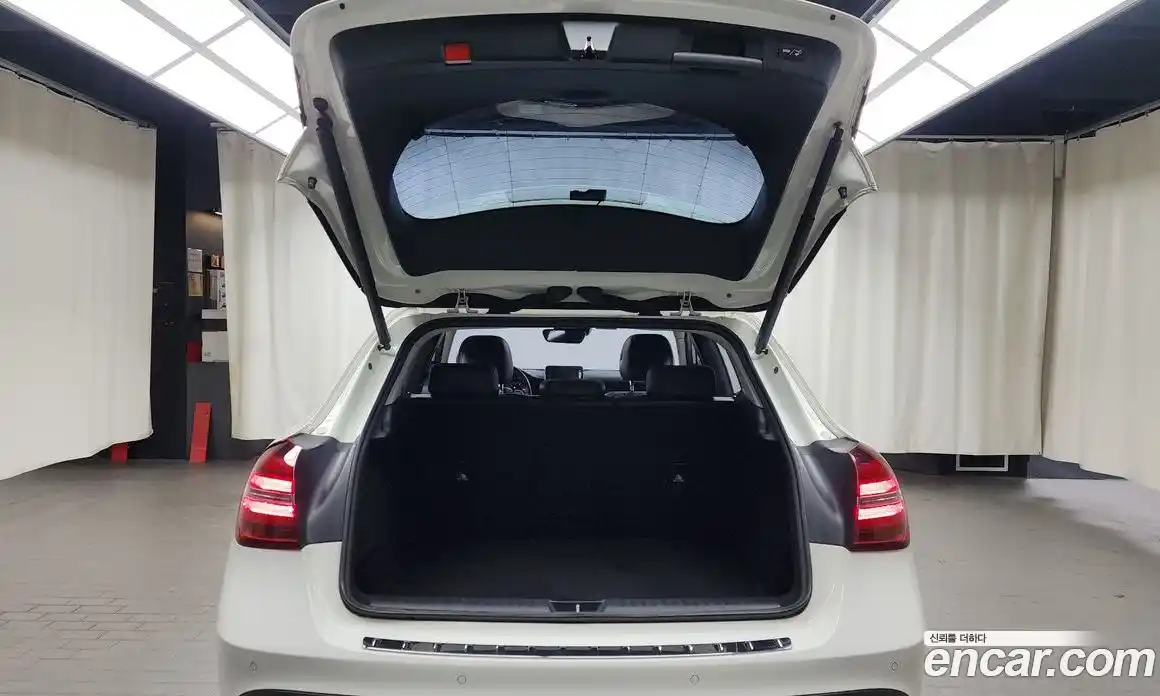 Mercedes-Benz GLA-Class 2018 2.0 Автомат в Москве № 194551, фото 4