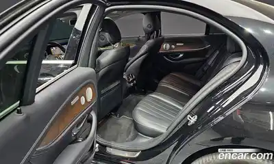 Mercedes-Benz E-Class 2020 2.0 Автомат в Москве № 195606, миниатюра 2