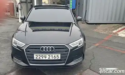 Audi A3 2018 2.0 Автомат в Москве № 196209, миниатюра 2