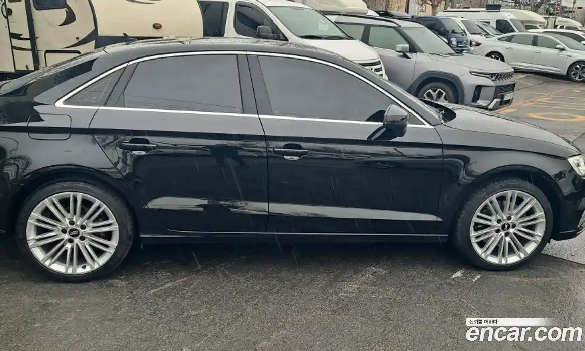 Audi A3 2018 2.0 Автомат в Москве № 196209, фото 3