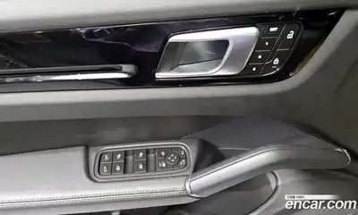 Porsche Cayenne, 2023