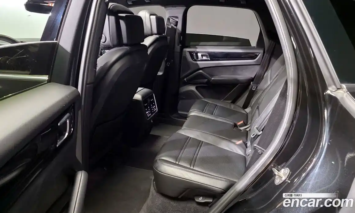 Porsche Cayenne 2023 3.0 Автомат в Москве № 197494, фото 16