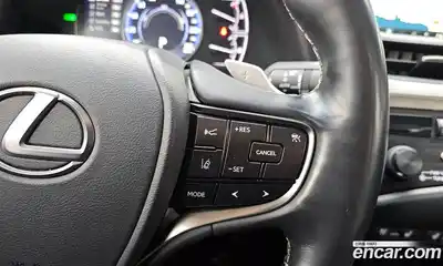 Lexus ES 2019 2.5 Автомат в Москве № 198742, миниатюра 4