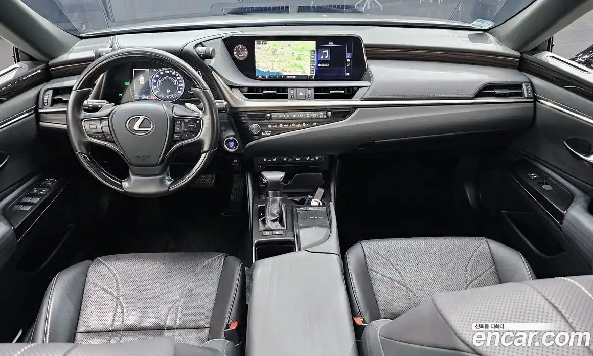 Lexus ES 2019 2.5 Автомат в Москве № 198742, фото 9