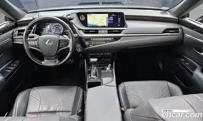 Lexus ES 2019 2.5 Автомат в Москве № 198742, миниатюра 9