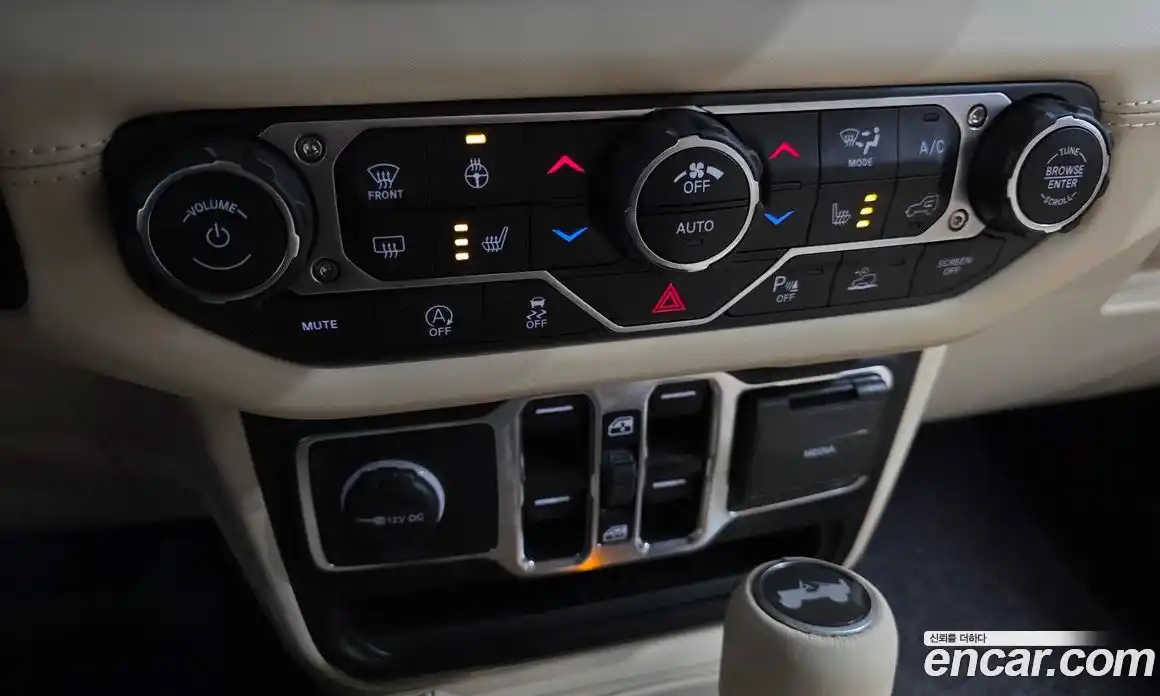 Jeep Wrangler 2024 2.0 Автомат в Москве № 199410, фото 10