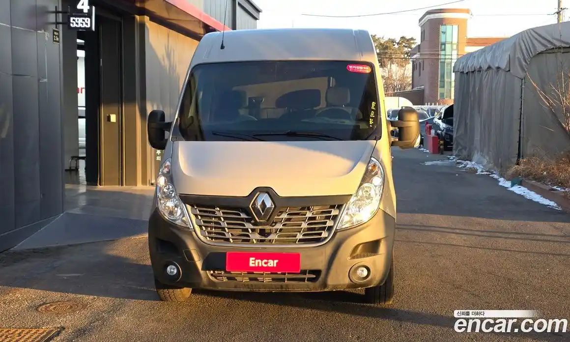 Renault Master 2019 2.3 Механическая в Москве № 205624, фото 12