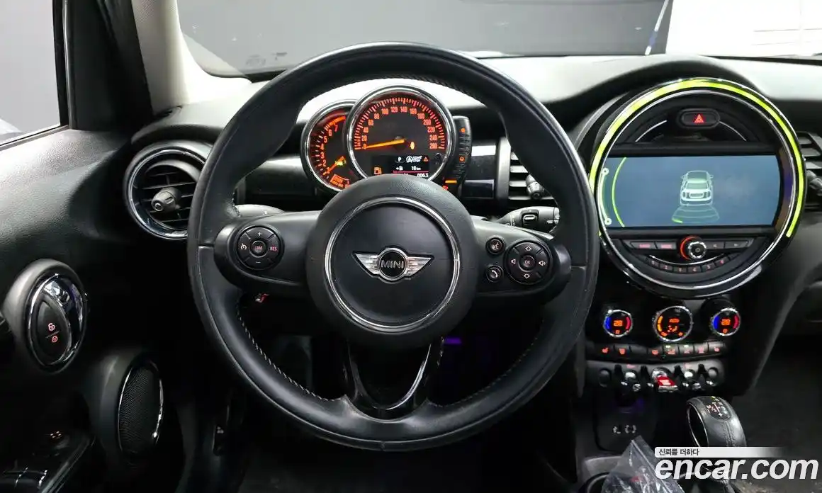 Mini Cooper 2015 1.5 Автомат в Москве № 206979, фото 11