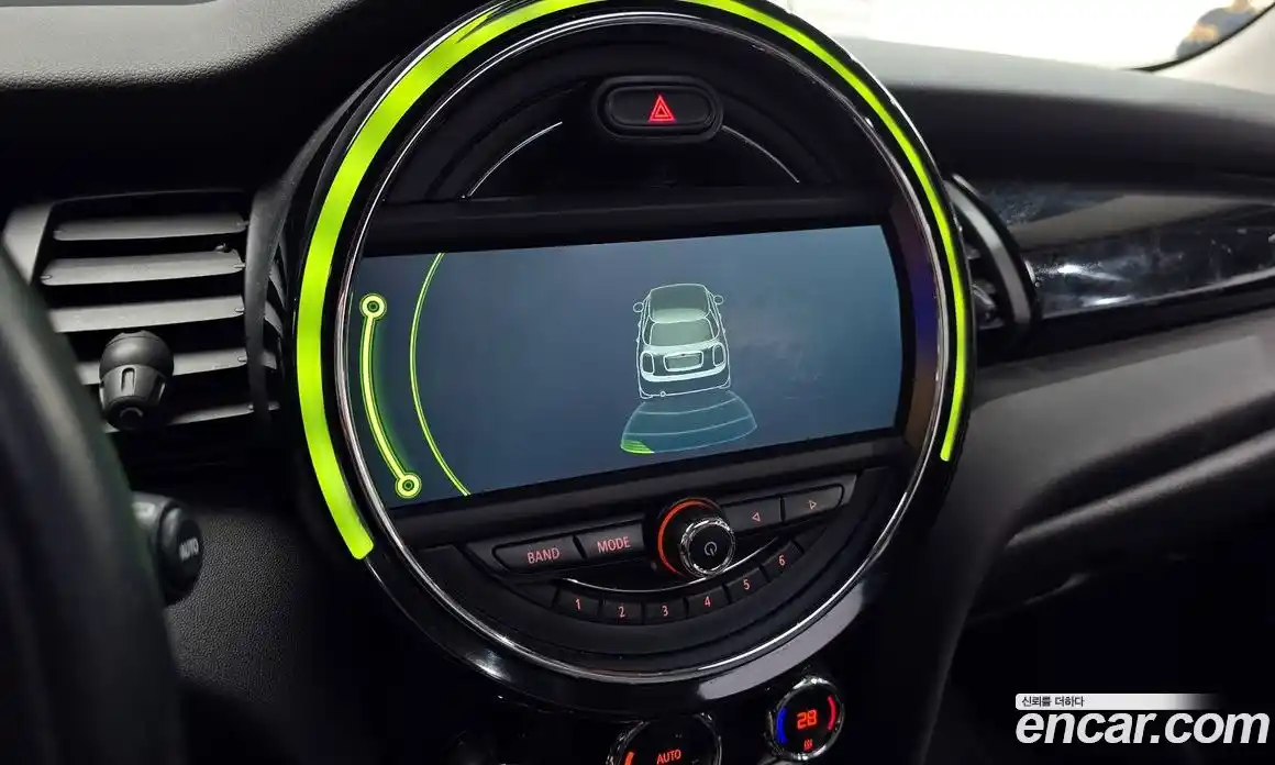 Mini Cooper 2015 1.5 Автомат в Москве № 206979, фото 16