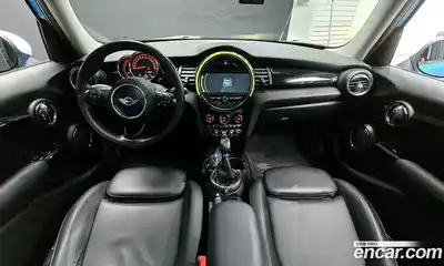 Mini Cooper 2015 1.5 Автомат в Москве № 206979, миниатюра 3