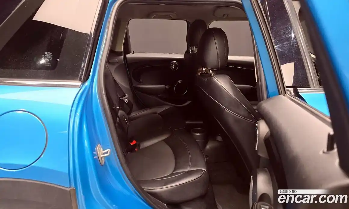 Mini Cooper 2015 1.5 Автомат в Москве № 206979, фото 5