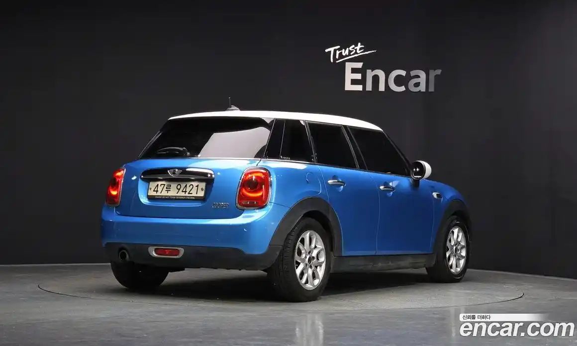 Mini Cooper 2015 1.5 Автомат в Москве № 206979, фото 9
