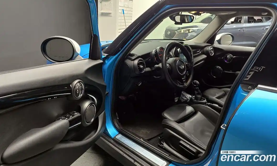 Mini Cooper 2015 1.5 Автомат в Москве № 206979, фото 10