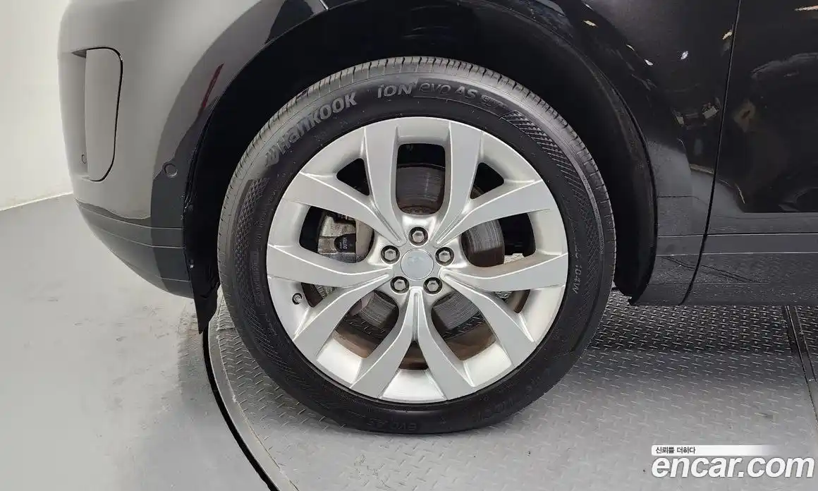 Land Rover Range-Rover Evoque 2020 2.0 Автомат в Москве № 213377, фото 3