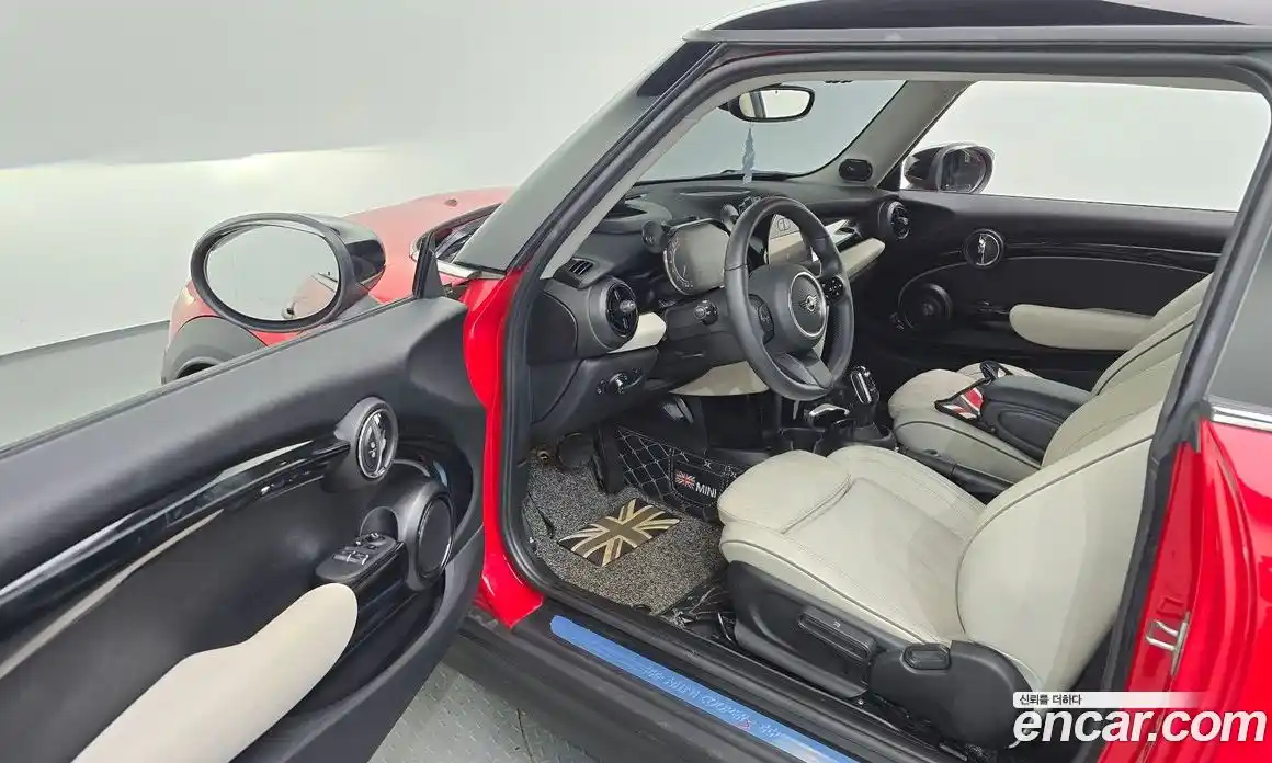 Mini Cooper 2023 2.0 Автомат в Москве № 214210, фото 14