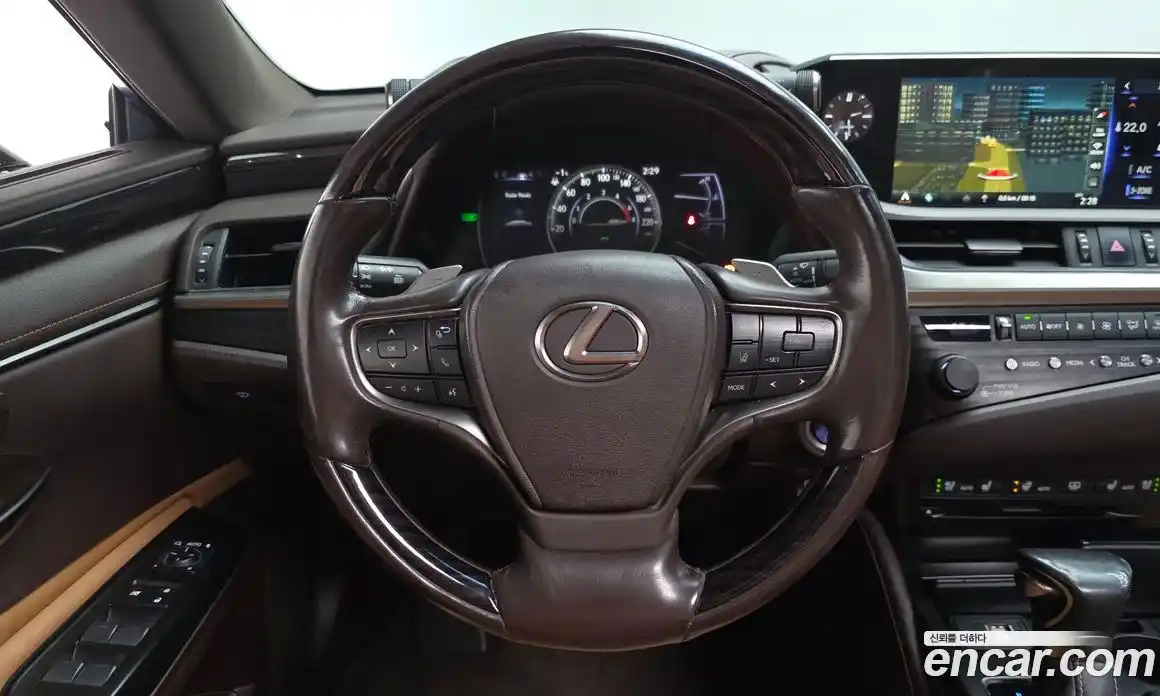 Lexus ES 2019 2.5 Автомат в Москве № 214643, фото 15