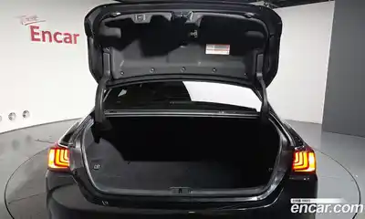 Lexus ES 2019 2.5 Автомат в Москве № 214643, миниатюра 2