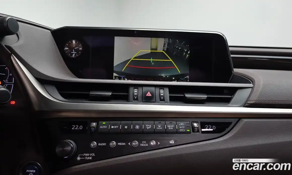 Lexus ES 2019 2.5 Автомат в Москве № 214643, фото 9