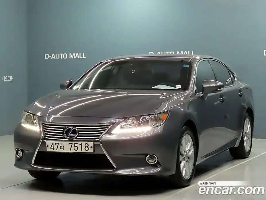 Lexus ES 2015 2.5 Автомат в Москве № 214864, фото 1