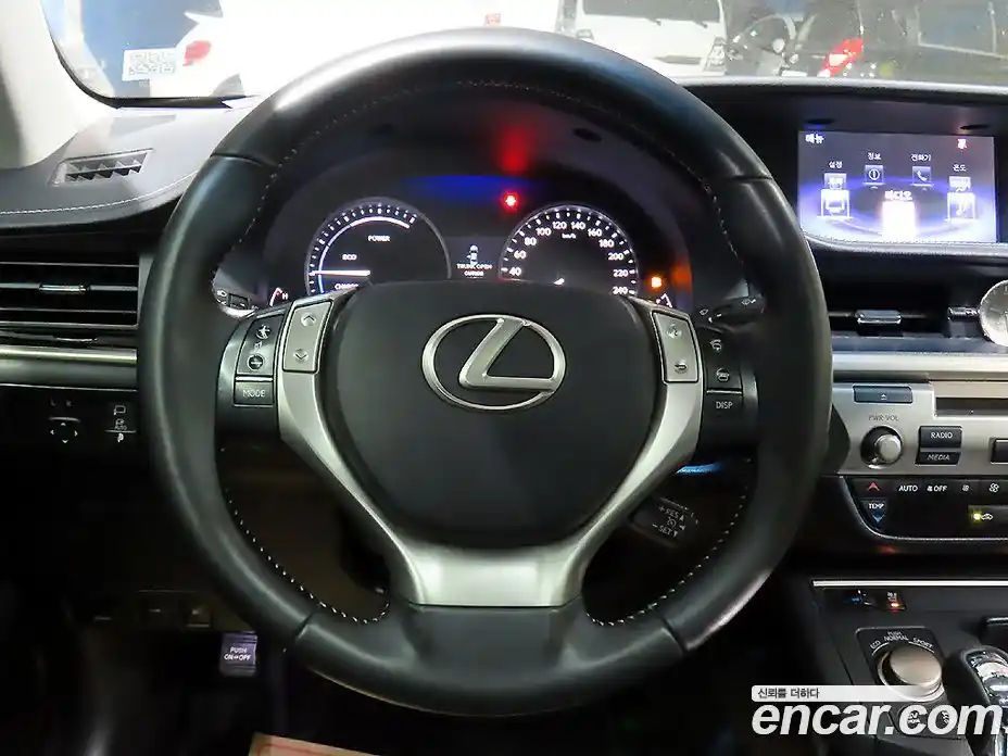 Lexus ES 2015 2.5 Автомат в Москве № 214864, фото 11