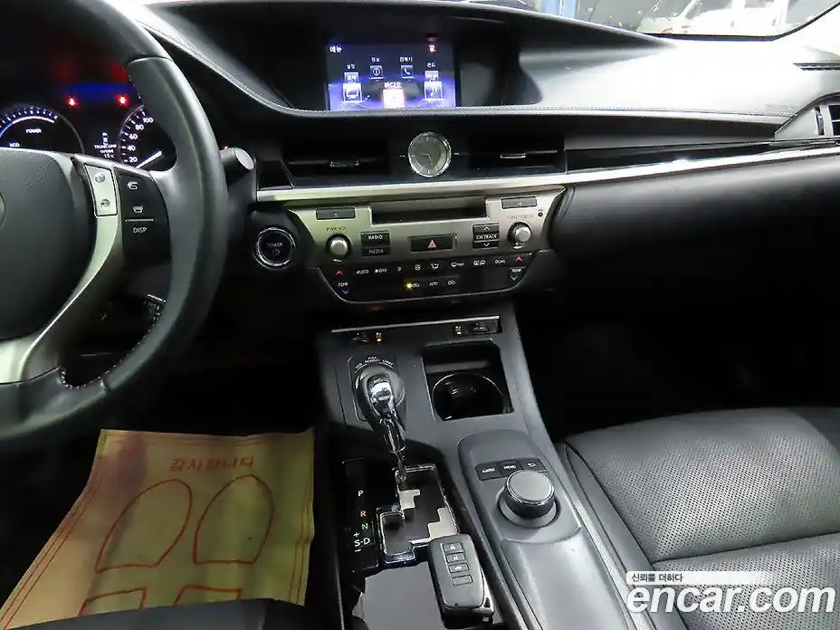 Lexus ES 2015 2.5 Автомат в Москве № 214864, фото 12