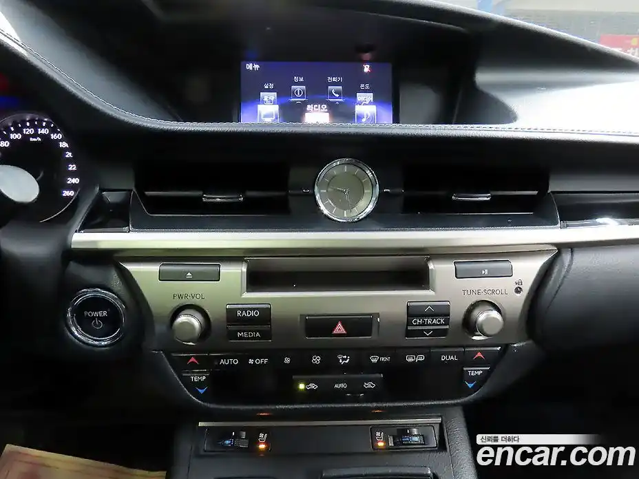 Lexus ES 2015 2.5 Автомат в Москве № 214864, фото 13