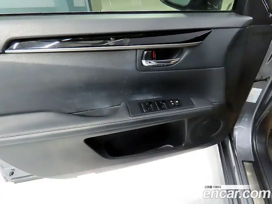 Lexus ES 2015 2.5 Автомат в Москве № 214864, фото 15