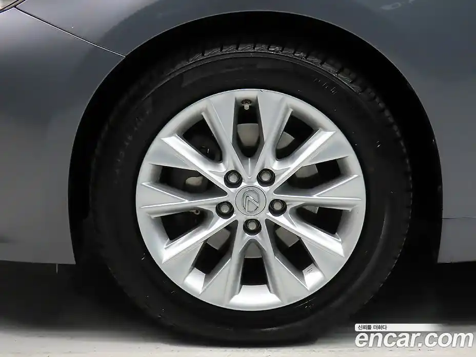 Lexus ES 2015 2.5 Автомат в Москве № 214864, фото 20