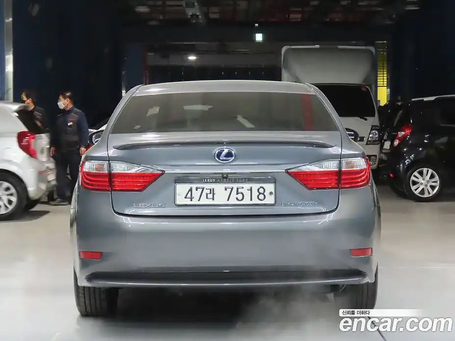 Lexus ES 2015 2.5 Автомат в Москве № 214864, фото 3