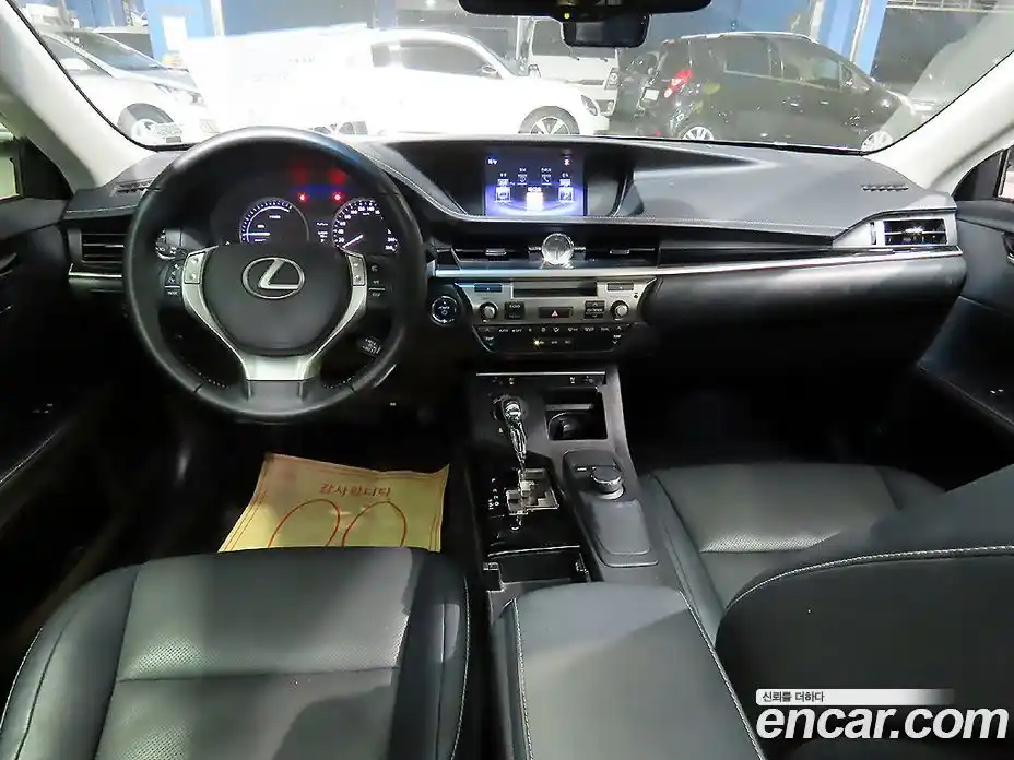 Lexus ES 2015 2.5 Автомат в Москве № 214864, фото 5