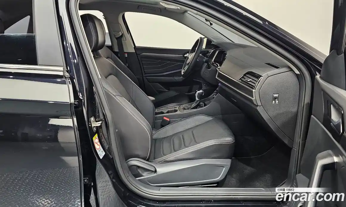 Volkswagen Jetta 2023 1.5 Автомат в Москве № 214895, фото 11