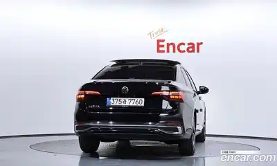 Volkswagen Jetta 2023 1.5 Автомат в Москве № 214895, миниатюра 4