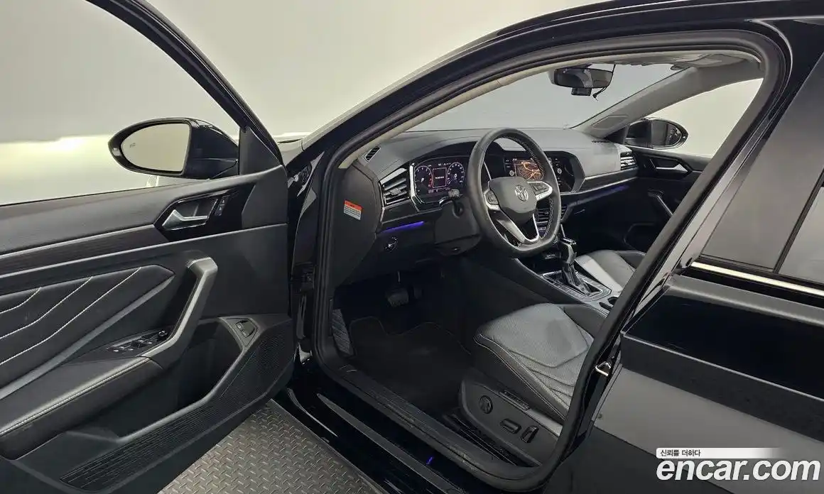 Volkswagen Jetta 2023 1.5 Автомат в Москве № 214895, фото 10