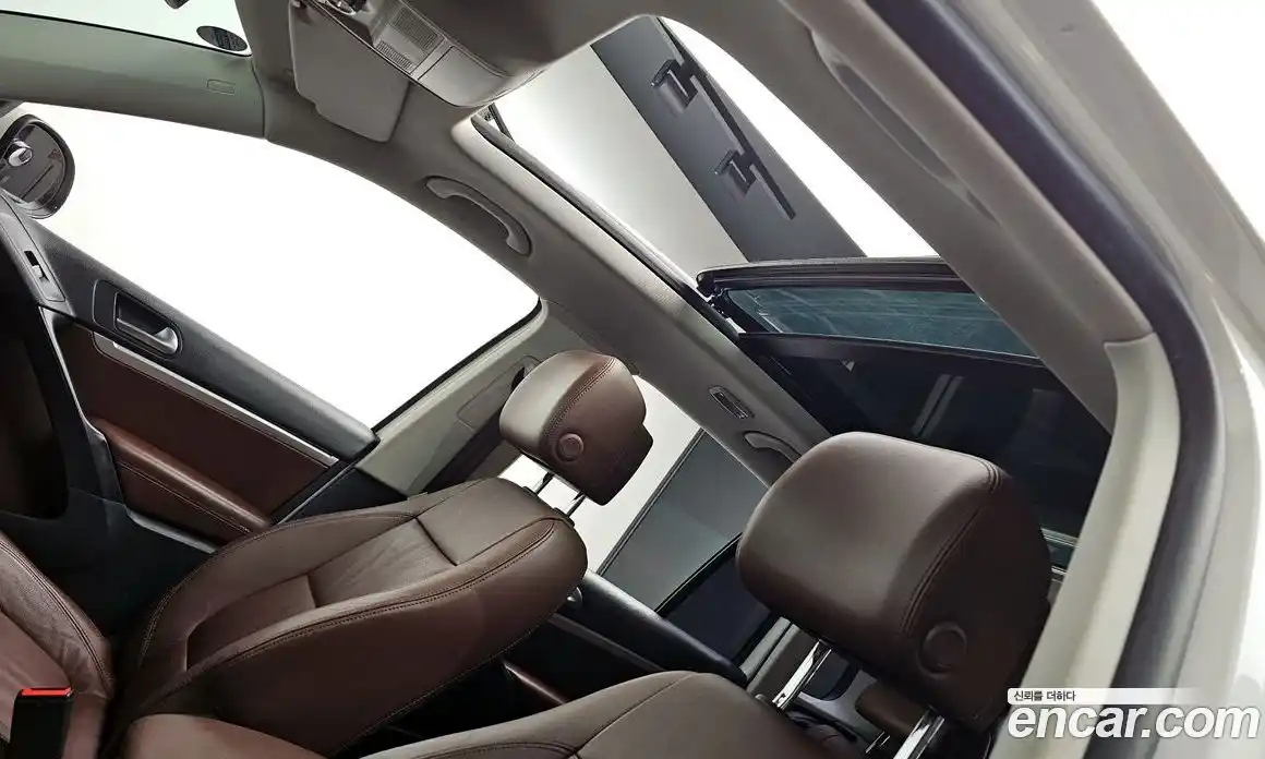 Volkswagen Tiguan 2013 2.0 Автомат в Москве № 215243, фото 19