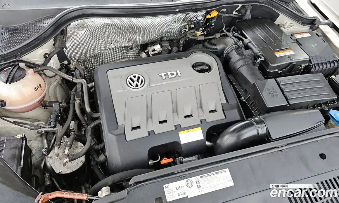 Volkswagen Tiguan 2013 2.0 Автомат в Москве № 215243, фото 6