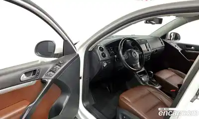 Volkswagen Tiguan 2013 2.0 Автомат в Москве № 215243, миниатюра 10