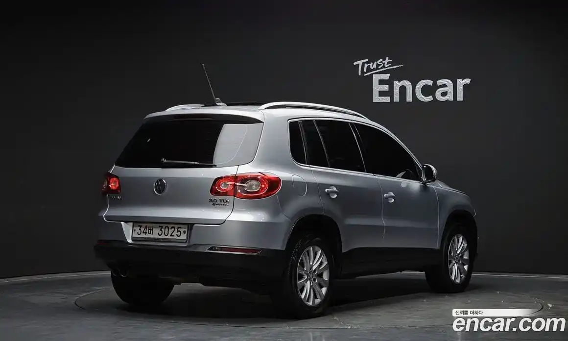 Volkswagen Tiguan 2011 2.0 Автомат в Москве № 215310, фото 13